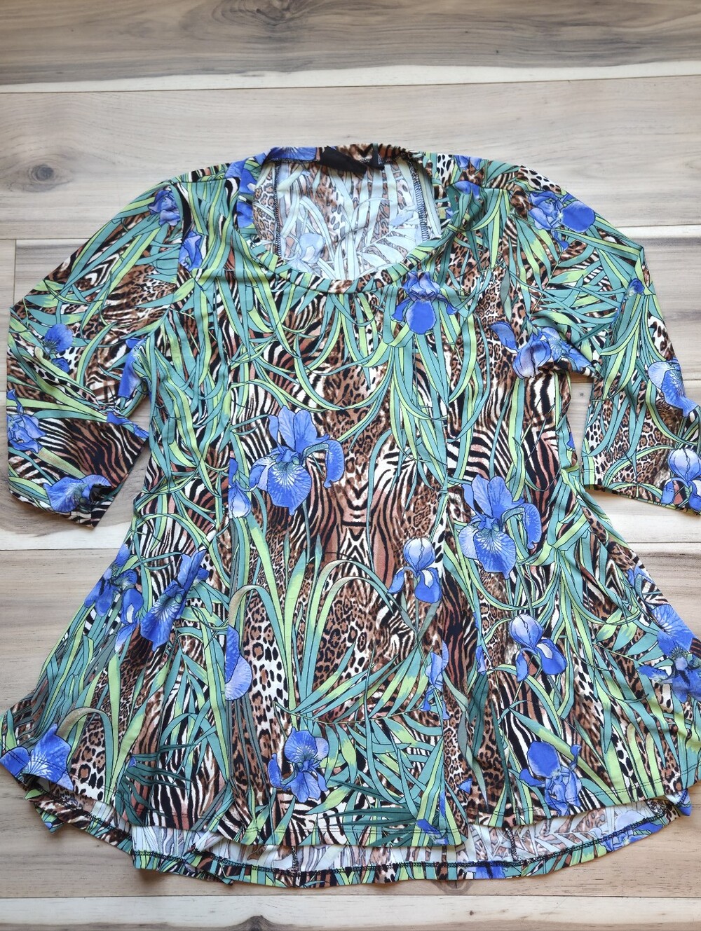 Attitudes by Renee Animal Print & Blue Floral Long Sleeve Tunic Top Women’s Siz